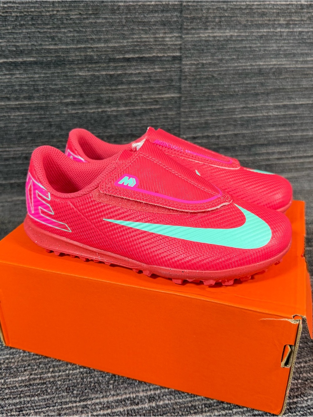 Nike Mercuril Vapor 16 Club TF PS (V) ‘Mad Energy Pack’ kids Turf Soccer Cleats